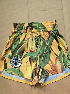 Farm Rio x Adidas Farm Shorts semi spatk/bold gold-XS